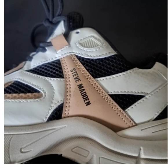 Steve Madden Women's Size 9.5M Clydie Chunky Platform Sneaker Black/Tan - Picture 10 of 13